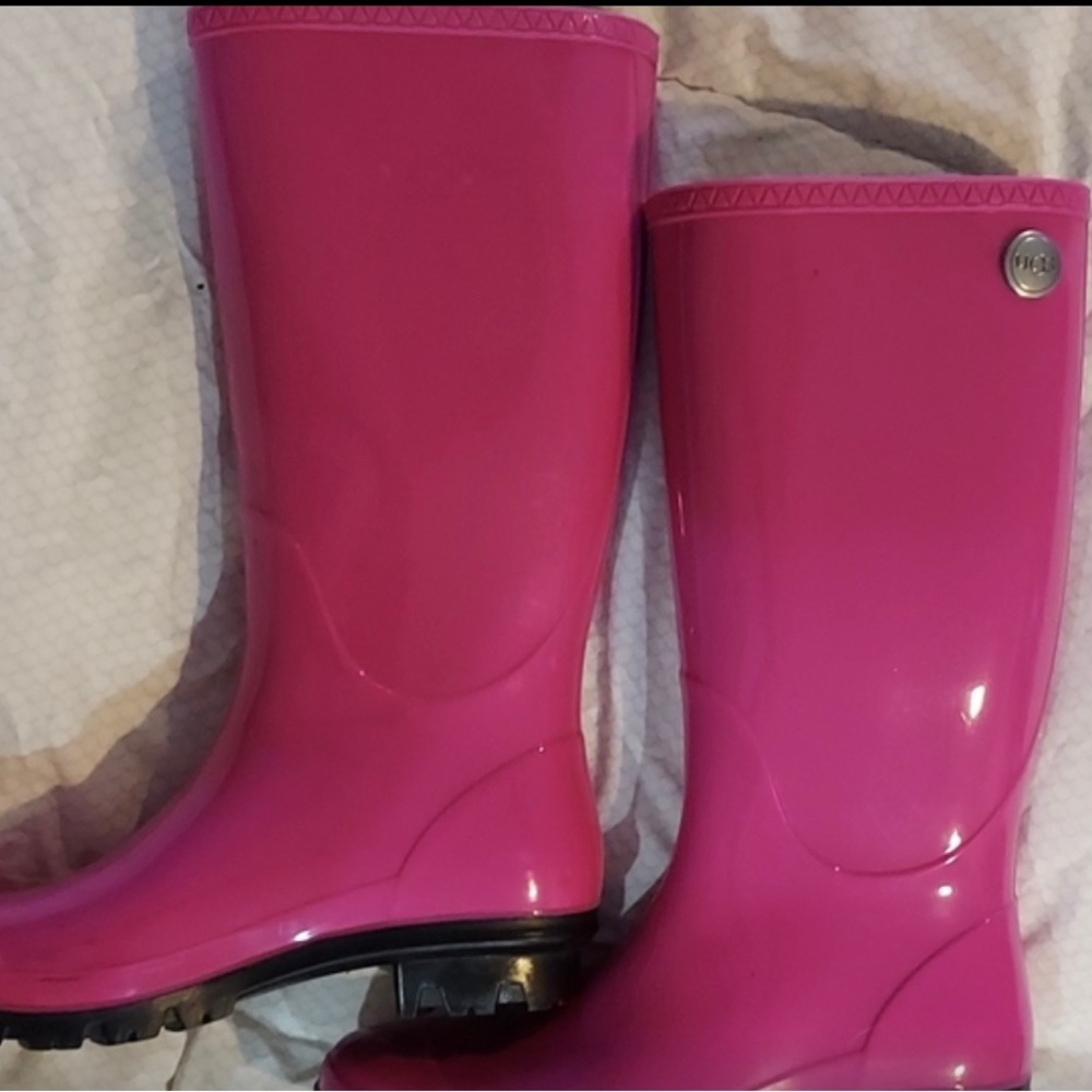 UGG Pink Rain Boots that can also be worn in the winter.